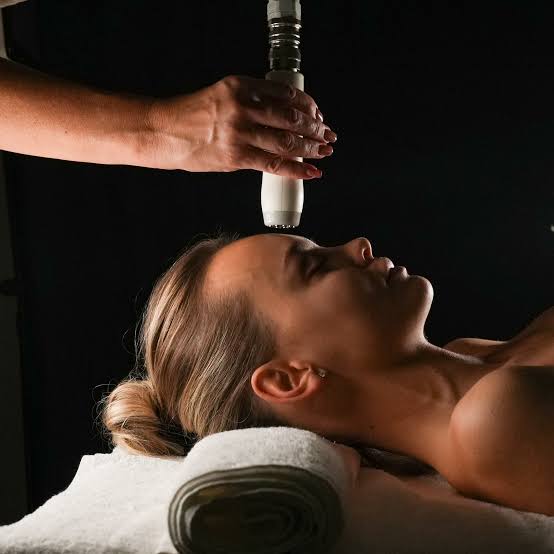 T-Shape 2 Facial step 2: Low-Level Light Therapy at iCRYO St Johns
