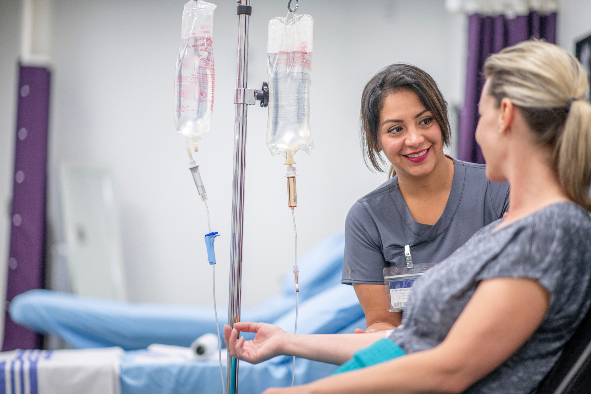 iCRYO St Johns nurse preparing a stem cell IV